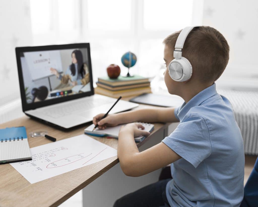 Best practices for effective hybrid education